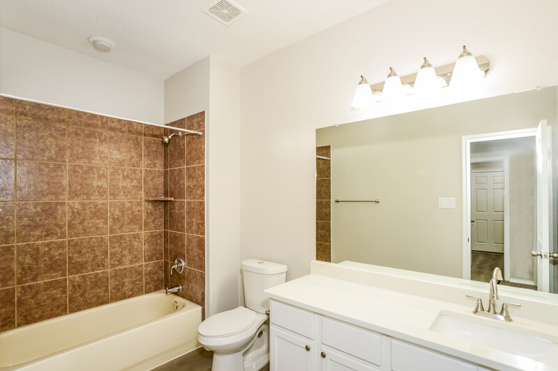 2,190/Mo, 7602 Mission Ledge Boerne, TX 78015 Bathroom View