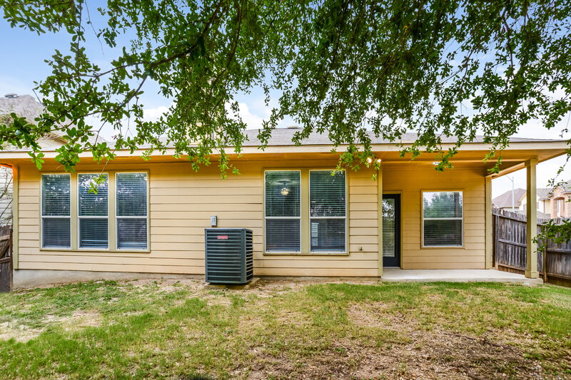 2,190/Mo, 7602 Mission Ledge Boerne, TX 78015 Rear View