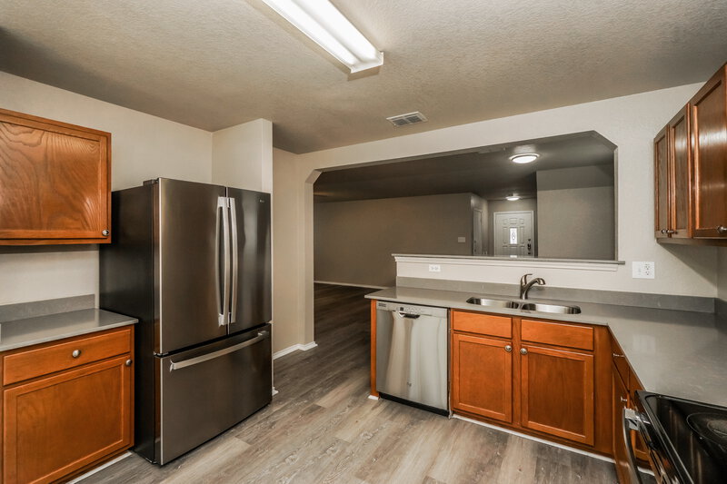 1,640/Mo, 9331 Maple Silver San Antonio, TX 78254 Kitchen View 2