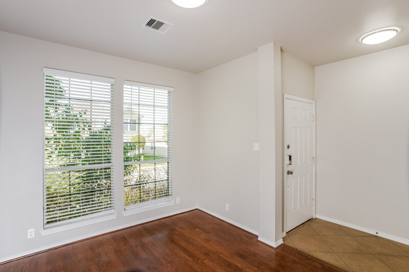 2,415/Mo, 8727 Sarasota Woods San Antonio, TX 78250 Living Room View 2