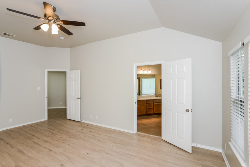 2,415/Mo, 8727 Sarasota Woods San Antonio, TX 78250 Main Bedroom View