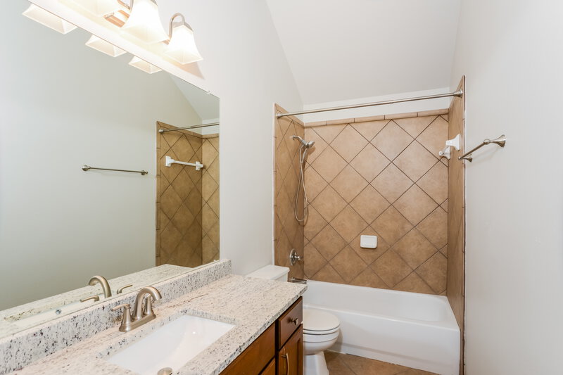 2,415/Mo, 8727 Sarasota Woods San Antonio, TX 78250 Bathroom View