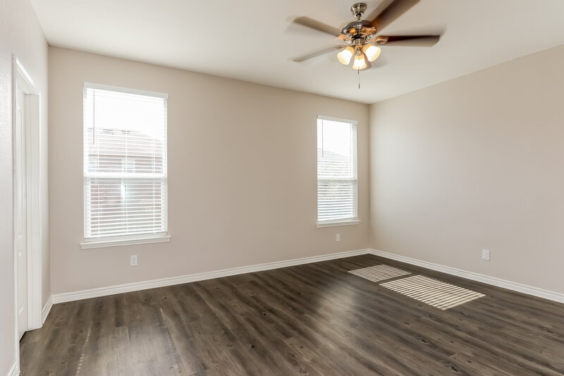 2,095/Mo, 1318 Hawk Ct San Antonio, TX 78245 Main Bedroom View
