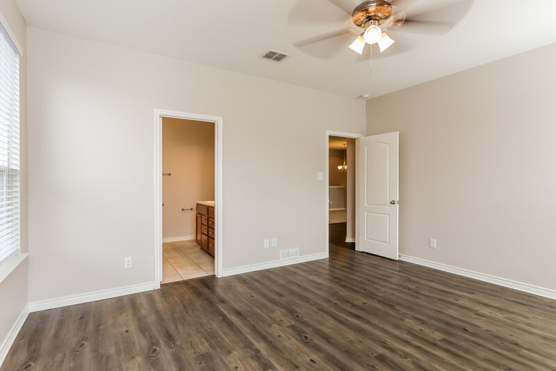 2,095/Mo, 1318 Hawk Ct San Antonio, TX 78245 Main Bedroom View 2