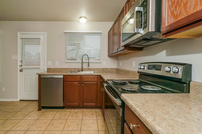 2,615/Mo, 903 Silverado Way San Antonio, TX 78260 Kitchen View