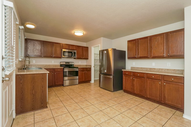 2,615/Mo, 903 Silverado Way San Antonio, TX 78260 Kitchen View 2