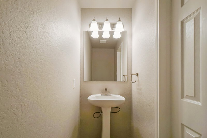 2,615/Mo, 903 Silverado Way San Antonio, TX 78260 Powder Room View