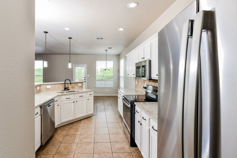 2,470/Mo, 15447 Grosbeak Pass San Antonio, TX 78253 Kitchen View