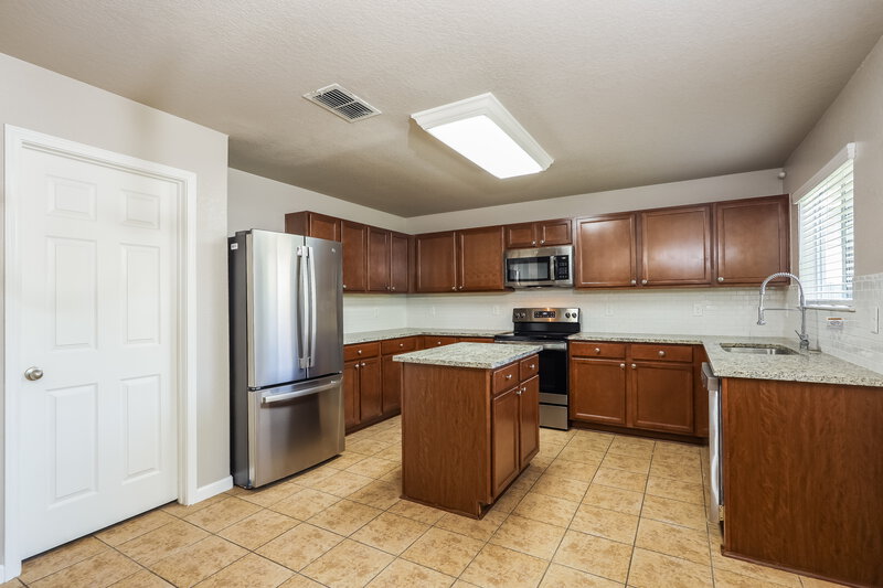 2,065/Mo, 11927 Dove Rnch San Antonio, TX 78254 Kitchen View 2