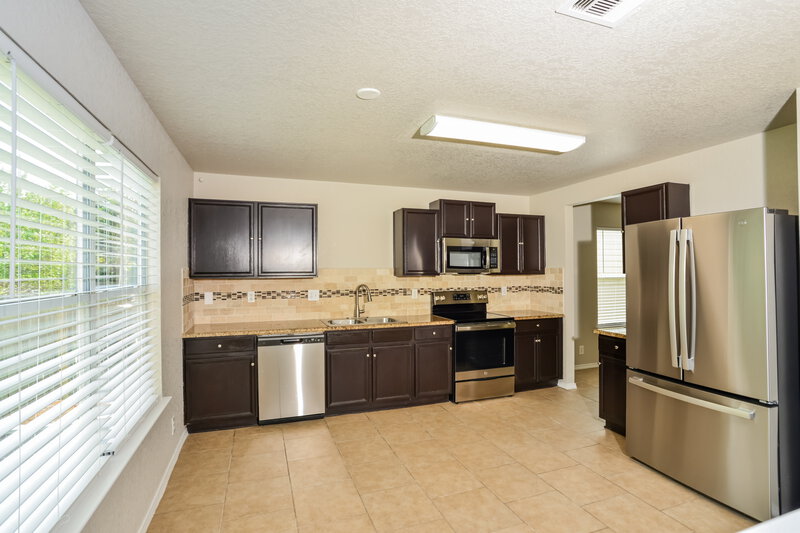 1,695/Mo, 8014 Icicle Trl San Antonio, TX 78254 Kitchen View