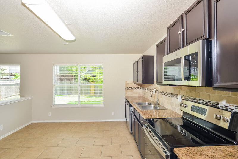 1,695/Mo, 8014 Icicle Trl San Antonio, TX 78254 Kitchen View 2