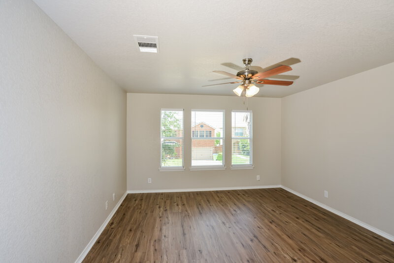 1,695/Mo, 8014 Icicle Trl San Antonio, TX 78254 Main Bedroom View