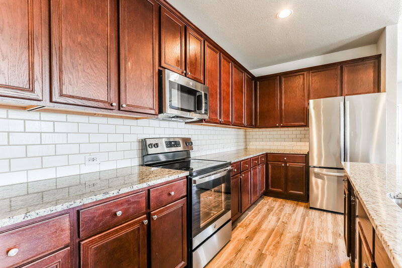 1,595/Mo, 6731 Terra Ark Vw Converse, TX 78109 Kitchen View 2