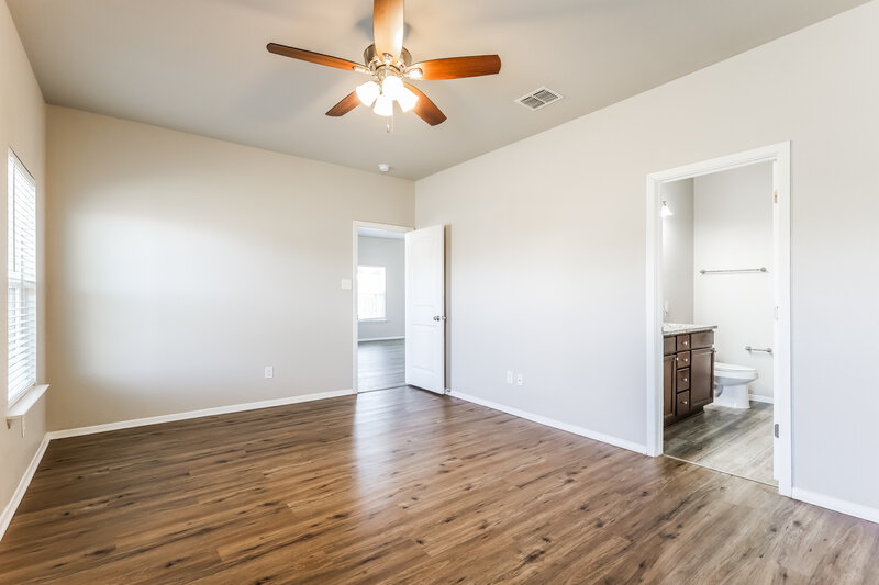 1,595/Mo, 6731 Terra Ark Vw Converse, TX 78109 Main Bedroom View