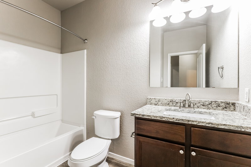 1,595/Mo, 6731 Terra Ark Vw Converse, TX 78109 Bathroom View