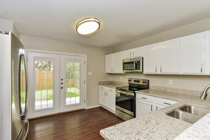 1,905/Mo, 9418 Juniper Spring San Antonio, TX 78254 Kitchen View 2