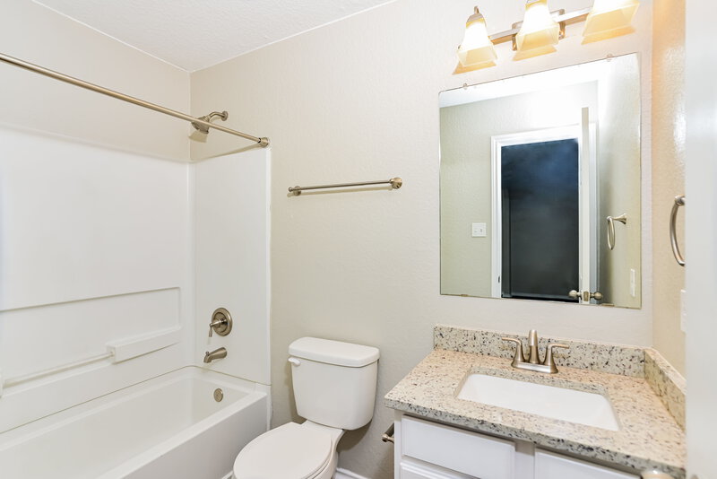 1,905/Mo, 9418 Juniper Spring San Antonio, TX 78254 Main Bathroom View