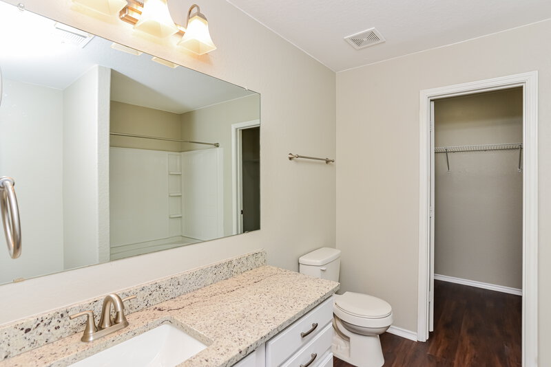 1,905/Mo, 9418 Juniper Spring San Antonio, TX 78254 Bathroom View