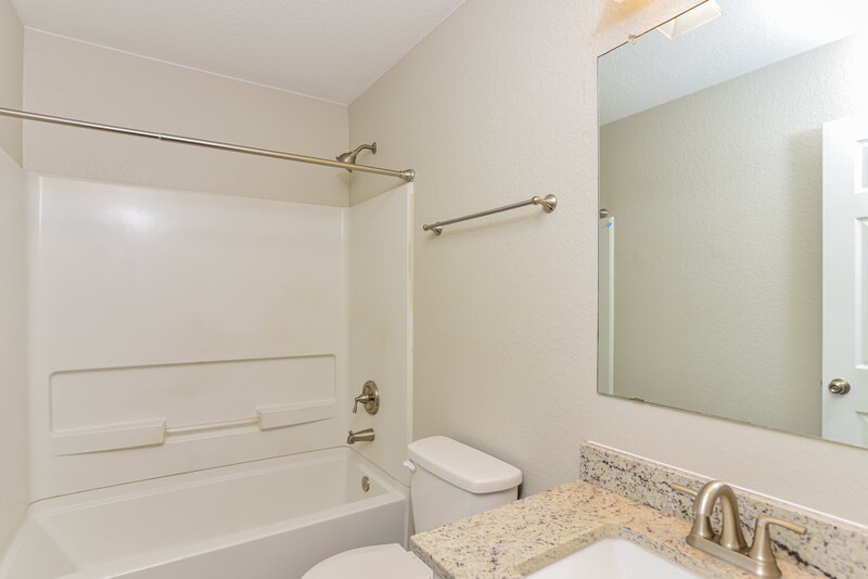 1,905/Mo, 9418 Juniper Spring San Antonio, TX 78254 Bathroom View 2