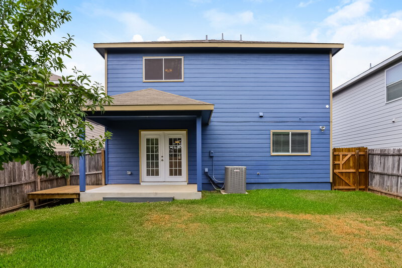 1,905/Mo, 9418 Juniper Spring San Antonio, TX 78254 Rear View