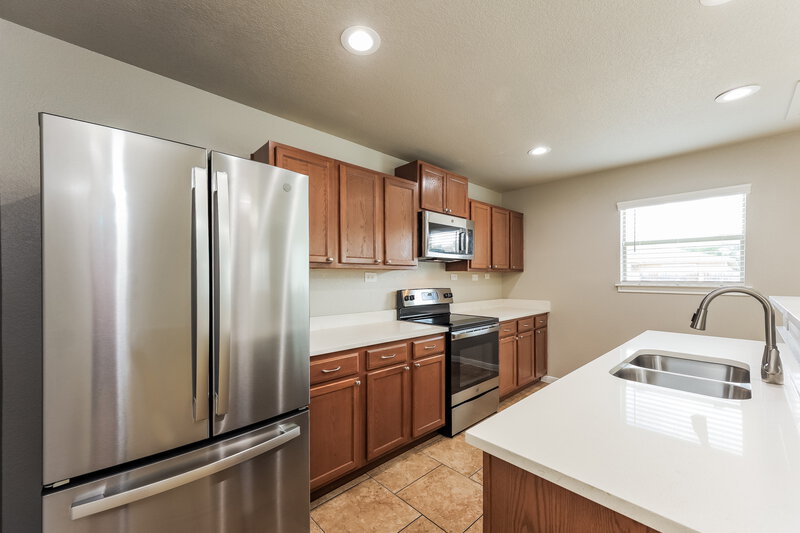 1,835/Mo, 13419 Solar Crst San Antonio, TX 78245 Kitchen View
