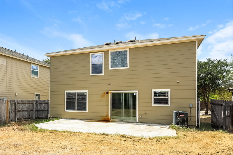 1,835/Mo, 13419 Solar Crst San Antonio, TX 78245 Rear View