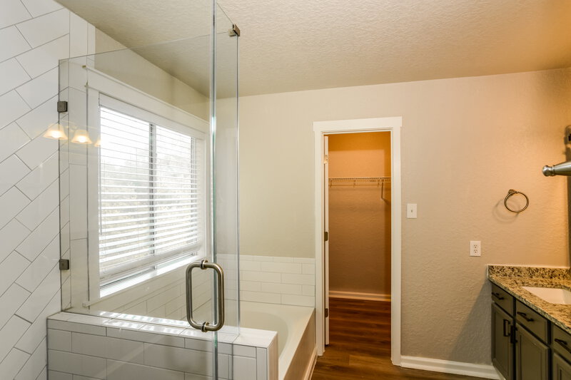 1,855/Mo, 9127 Timber Rnch San Antonio, TX 78250 Main Bathroom View 2