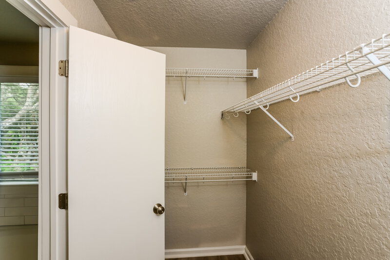 1,855/Mo, 9127 Timber Rnch San Antonio, TX 78250 Walk In Closet View