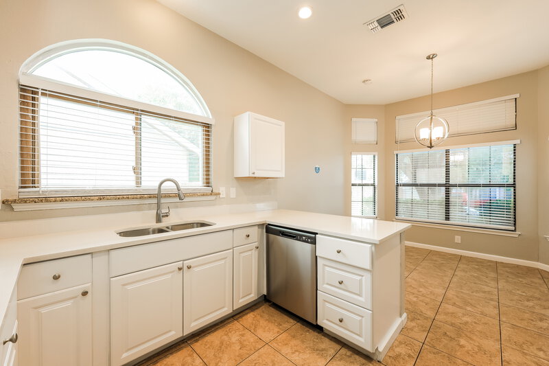 1,640/Mo, 4138 Hunters Sun Dr San Antonio, TX 78244 Kitchen View