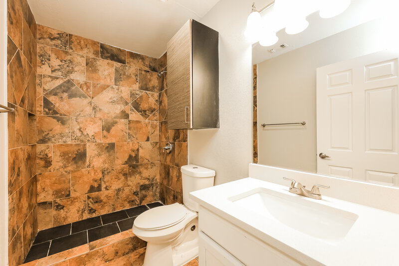 1,640/Mo, 4138 Hunters Sun Dr San Antonio, TX 78244 Bathroom View