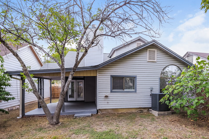 1,640/Mo, 4138 Hunters Sun Dr San Antonio, TX 78244 Rear View