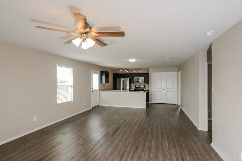 1,495/Mo, 3919 Josephs Run Converse, TX 78109 Living Room View