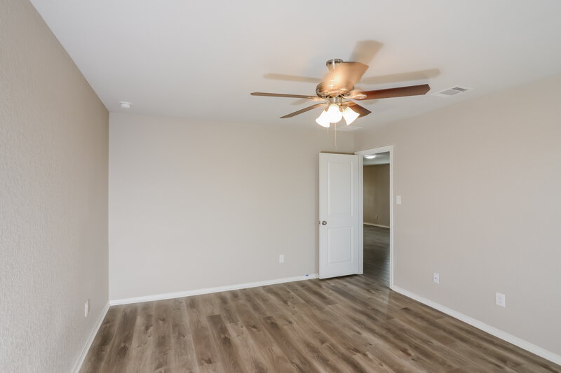 1,495/Mo, 3919 Josephs Run Converse, TX 78109 Main Bedroom View 2