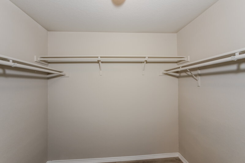1,495/Mo, 3919 Josephs Run Converse, TX 78109 Walk In Closet View