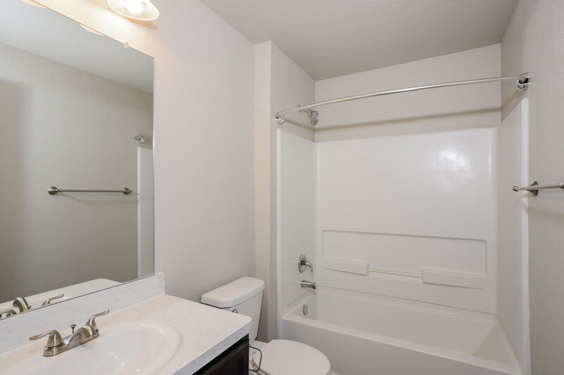 1,495/Mo, 3919 Josephs Run Converse, TX 78109 Bathroom View