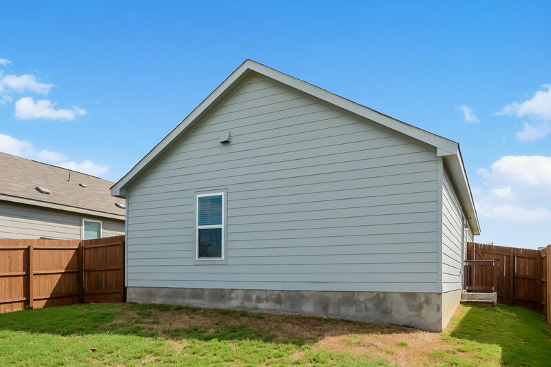 1,495/Mo, 3919 Josephs Run Converse, TX 78109 Rear View
