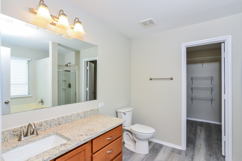 2,105/Mo, 8439 Silver Brush San Antonio, TX 78254 Main Bathroom View