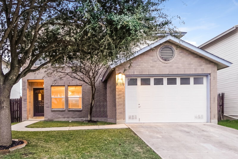 1,760/Mo, 8739 Seneca Crk Converse, TX 78109 External View