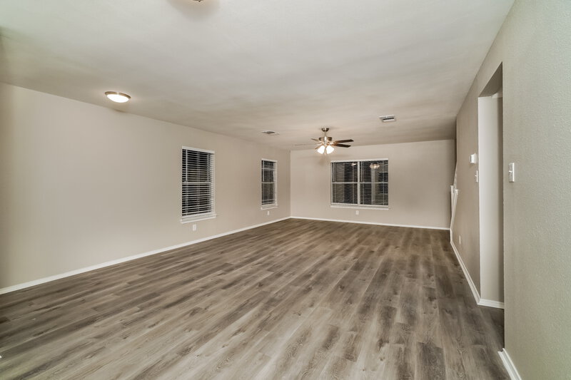 1,760/Mo, 8739 Seneca Crk Converse, TX 78109 Living Room View