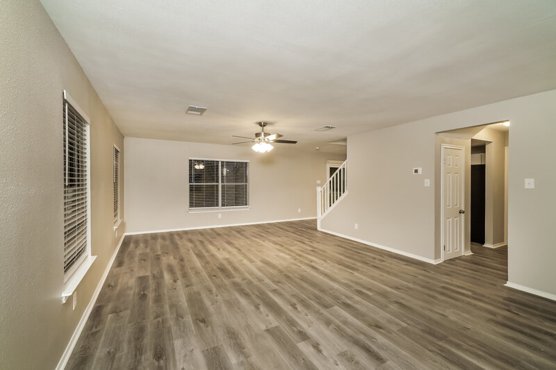 1,760/Mo, 8739 Seneca Crk Converse, TX 78109 Living Room View 3