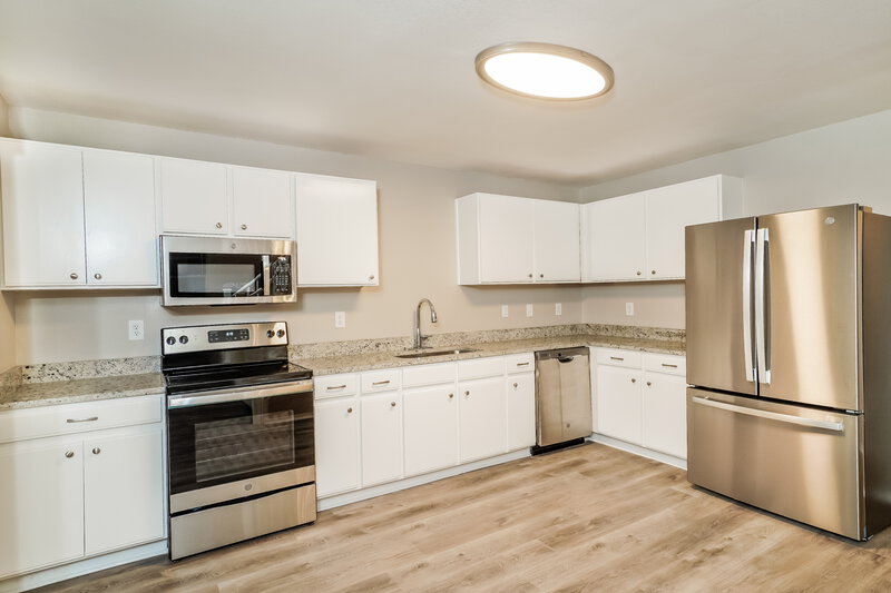 1,760/Mo, 8739 Seneca Crk Converse, TX 78109 Kitchen View