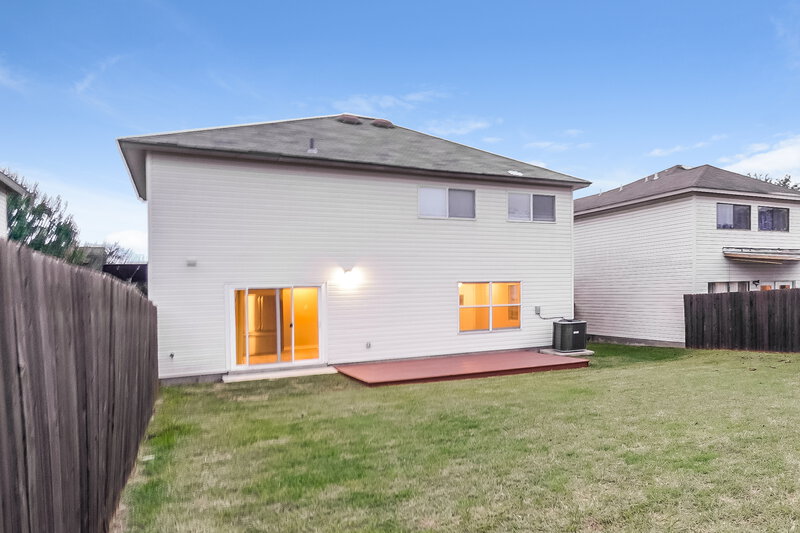 1,760/Mo, 8739 Seneca Crk Converse, TX 78109 Rear View 2