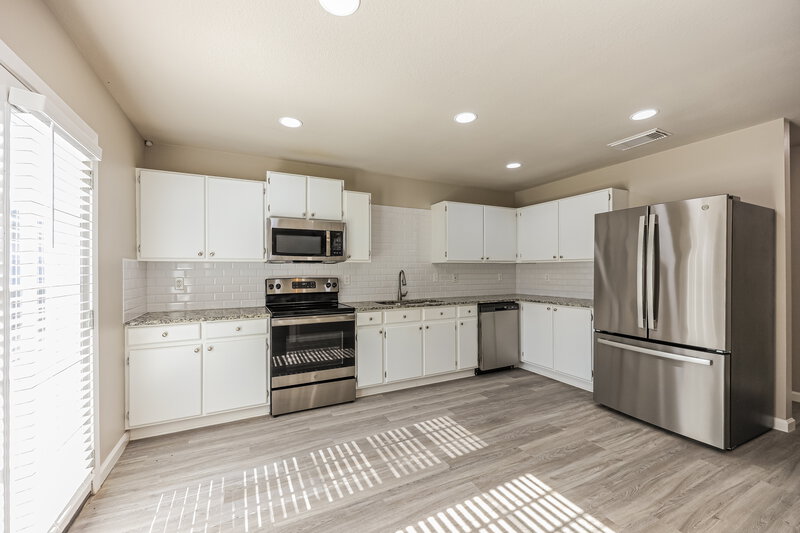 1,700/Mo, 10478 Tippecanoe San Antonio, TX 78245 Kitchen View