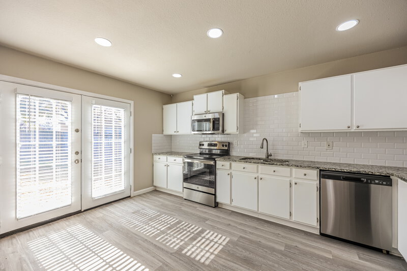 1,700/Mo, 10478 Tippecanoe San Antonio, TX 78245 Kitchen View 2