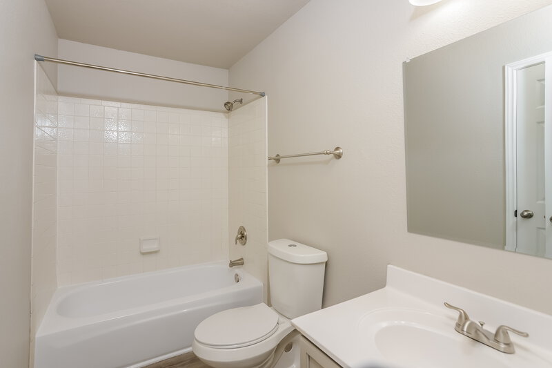 2,400/Mo, 12011 Diamond Run Helotes, TX 78023 Bathroom View