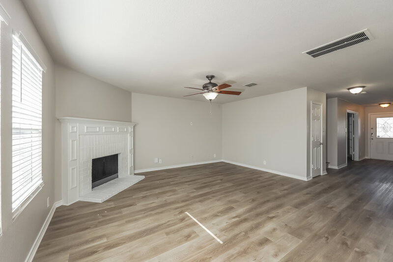 2,310/Mo, 13307 Hampton Dl Shavano Park, TX 78249 Living Room View