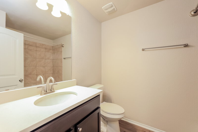 1,795/Mo, 7015 Pandora Way San Antonio, TX 78252 Bathroom View