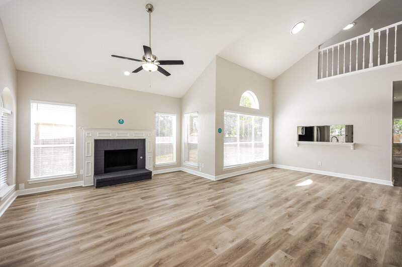 2,410/Mo, 15315 Spring Cv San Antonio, TX 78247 Living Room View 2