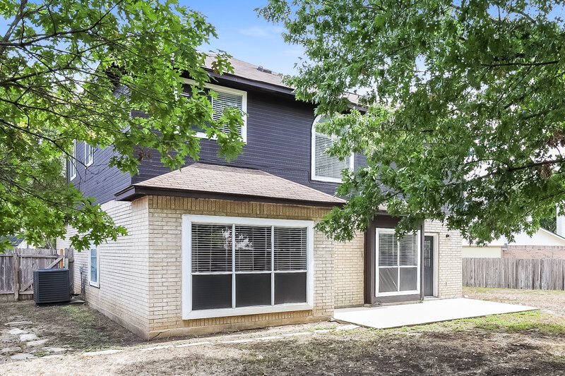 2,410/Mo, 15315 Spring Cv San Antonio, TX 78247 Rear View