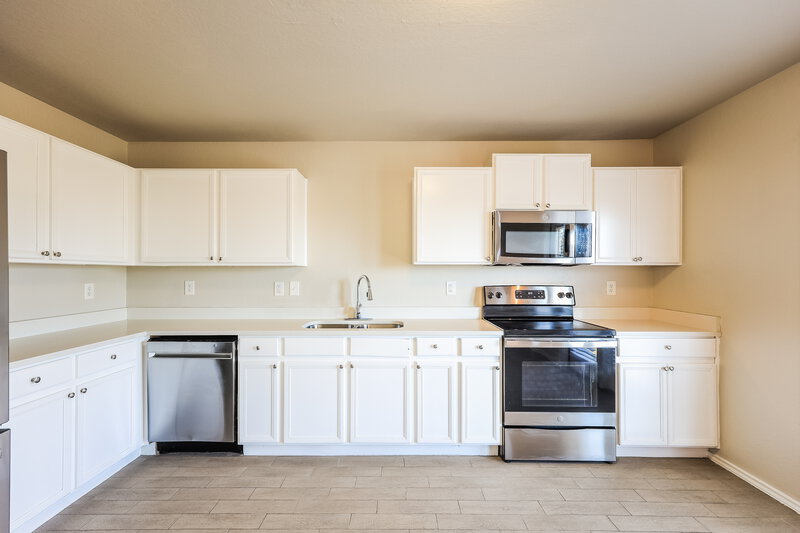 1,480/Mo, 6206 Kensinger Pass Converse, TX 78109 Kitchen View 2